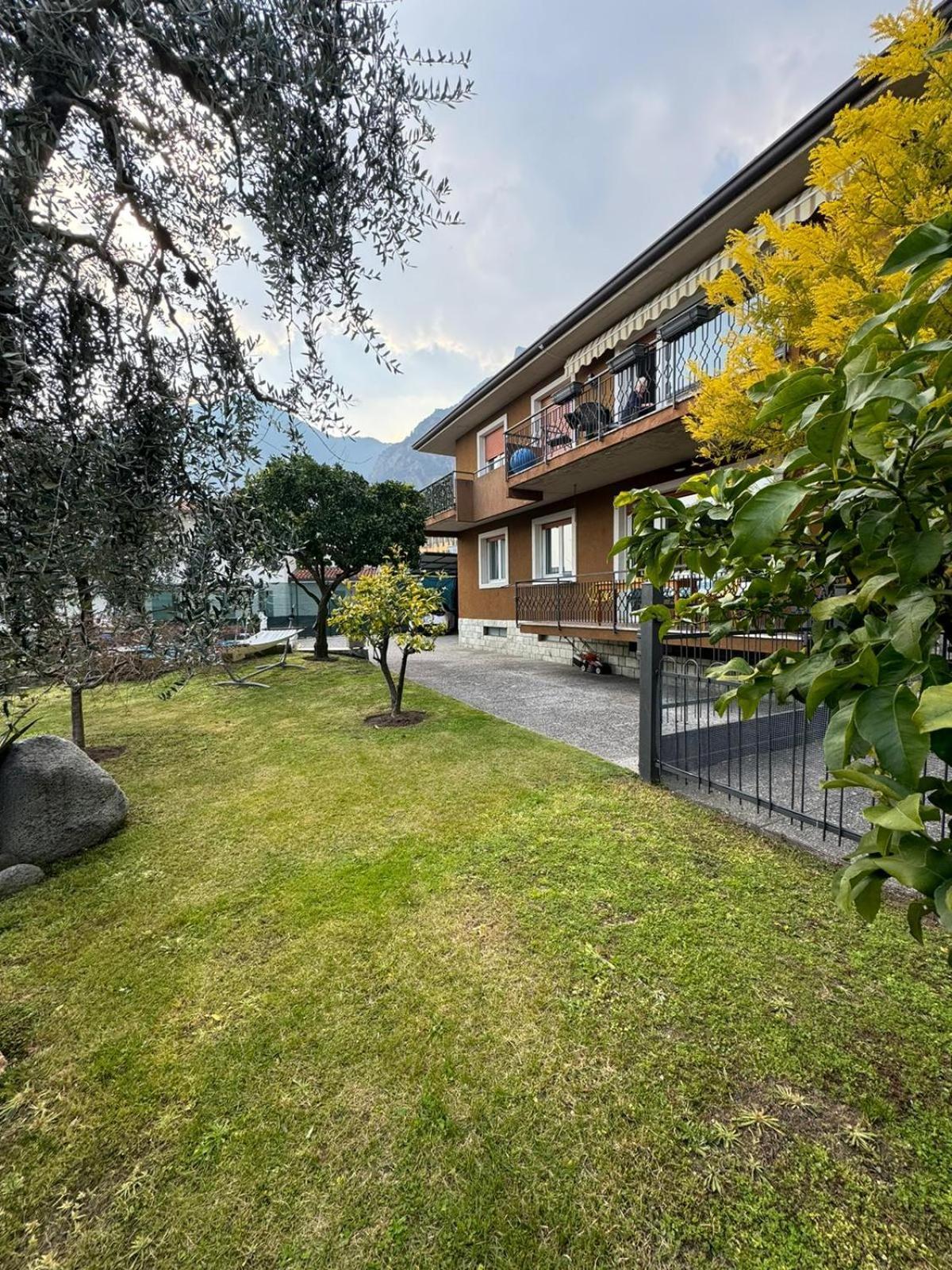 Oma Margareta Apartment Лимоне сул Гарда Екстериор снимка